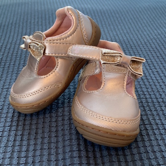 Stride Rite “Cecelia” Mary Jane shoes - Rose gold - size 3 - GUC - Picture 3 of 5